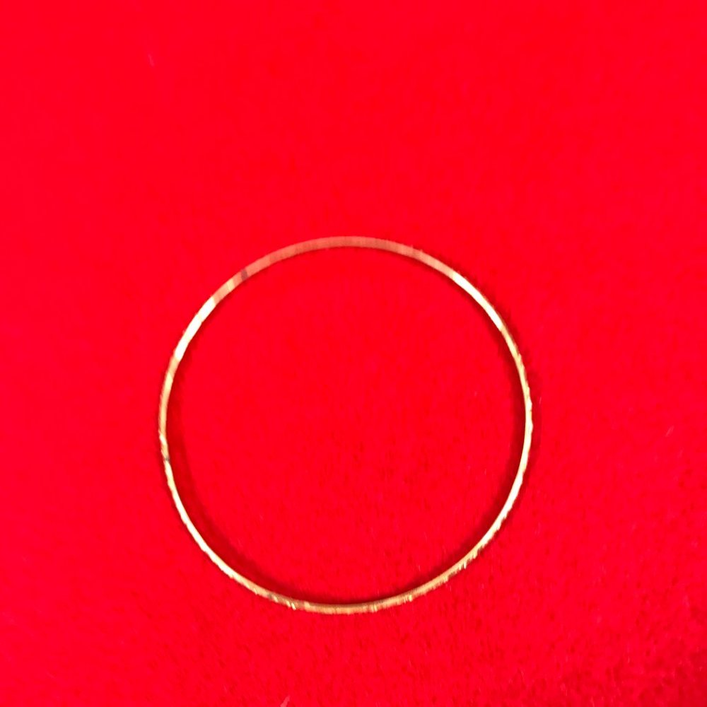 9" Embossed Gold Tone Bracelet 2R1-87 - Picture 2 of 4